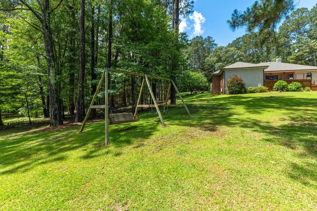 203 Buccaneer Dr., Hattiesburg, MS 39402