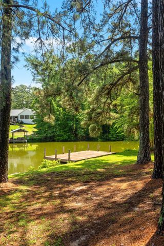 203 Buccaneer Dr., Hattiesburg, MS 39402