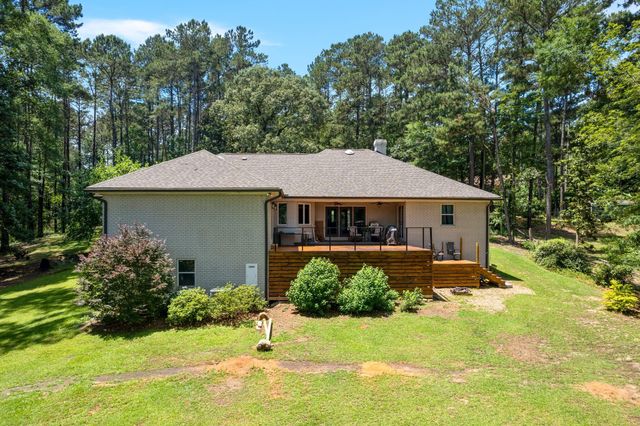 203 Buccaneer Dr., Hattiesburg, MS 39402
