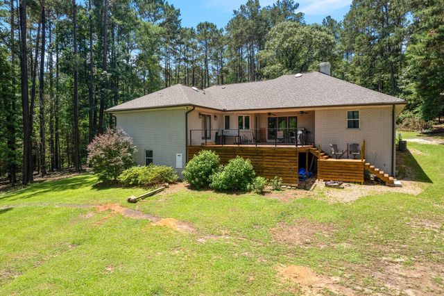 203 Buccaneer Dr., Hattiesburg, MS 39402