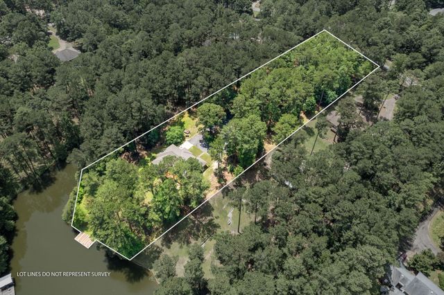 203 Buccaneer Dr., Hattiesburg, MS 39402