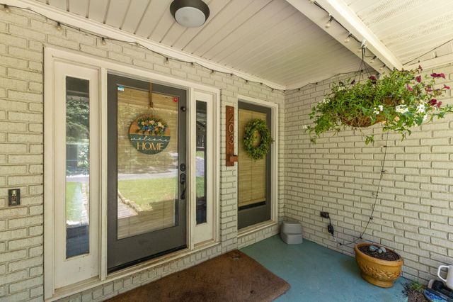 203 Buccaneer Dr., Hattiesburg, MS 39402