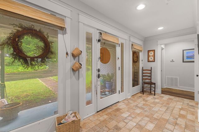 203 Buccaneer Dr., Hattiesburg, MS 39402