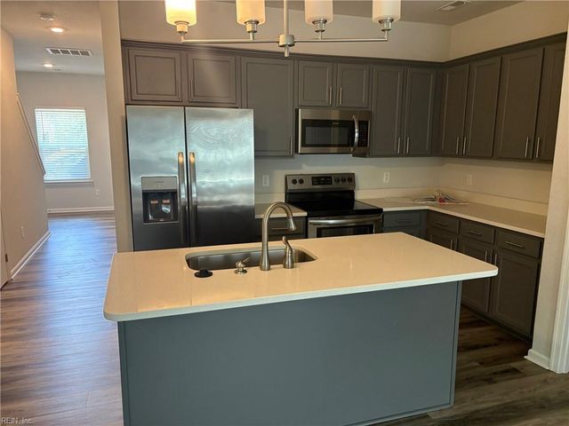990 Jefferson ST, Suffolk, VA 23434