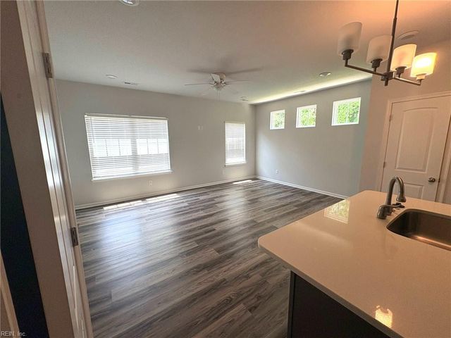 990 Jefferson ST, Suffolk, VA 23434