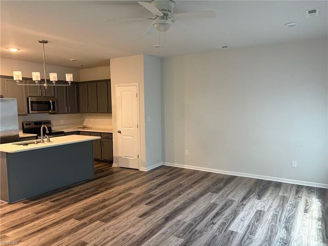990 Jefferson ST, Suffolk, VA 23434