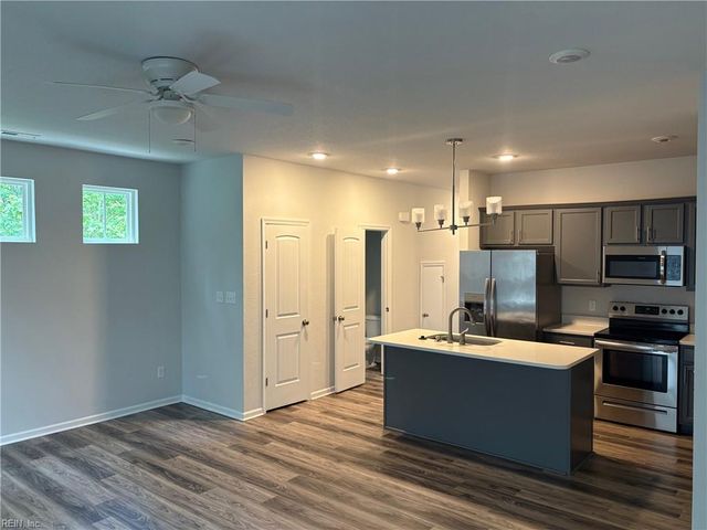 990 Jefferson ST, Suffolk, VA 23434
