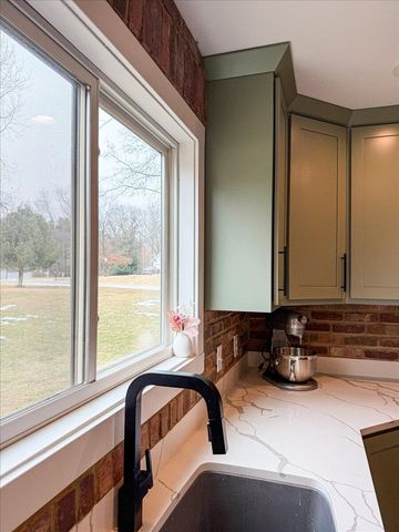 8183 Old Oak Drive, Demotte, IN 46310