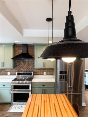 8183 Old Oak Drive, Demotte, IN 46310