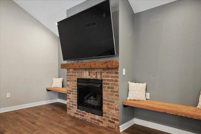 8183 Old Oak Drive, Demotte, IN 46310