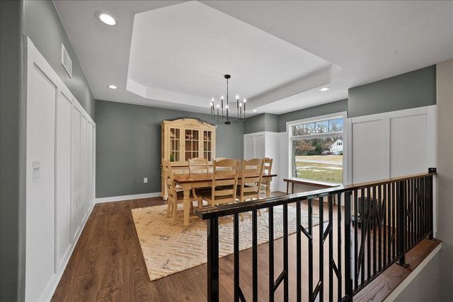 8183 Old Oak Drive, Demotte, IN 46310