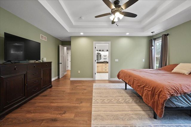 8183 Old Oak Drive, Demotte, IN 46310