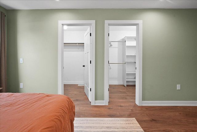 8183 Old Oak Drive, Demotte, IN 46310