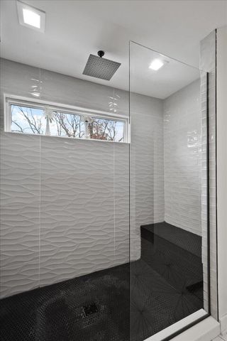 8183 Old Oak Drive, Demotte, IN 46310