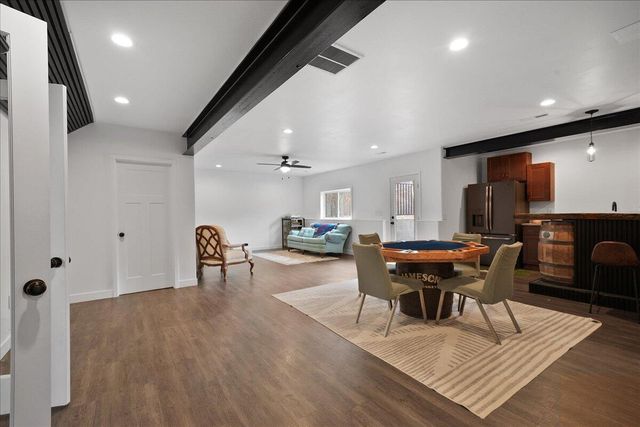 8183 Old Oak Drive, Demotte, IN 46310