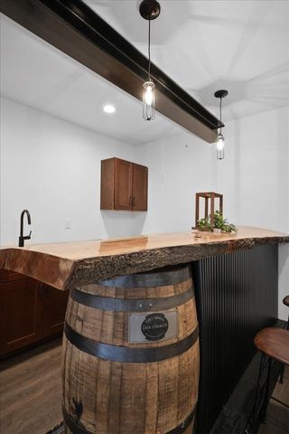 8183 Old Oak Drive, Demotte, IN 46310