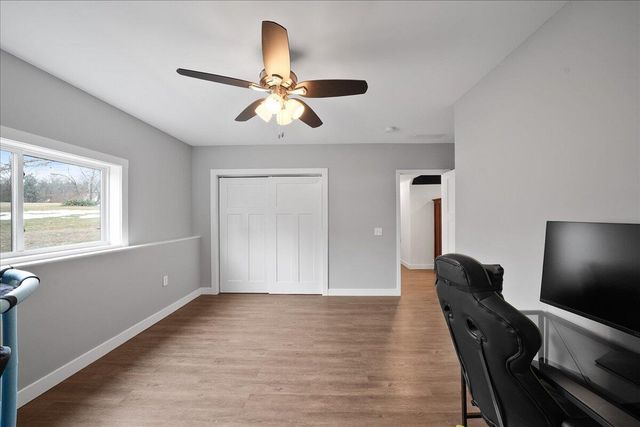 8183 Old Oak Drive, Demotte, IN 46310