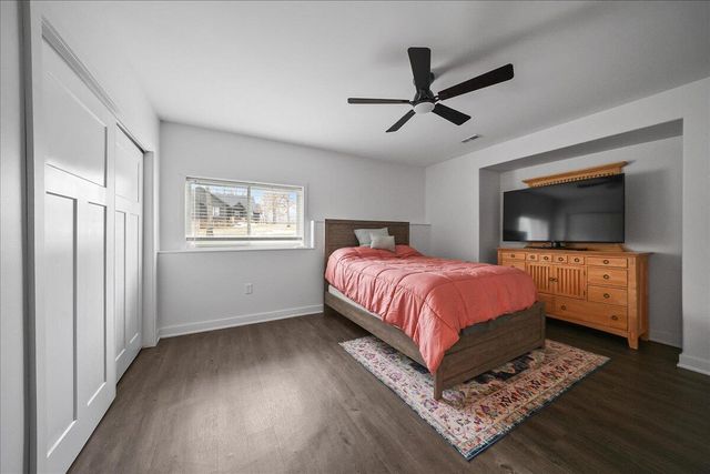 8183 Old Oak Drive, Demotte, IN 46310