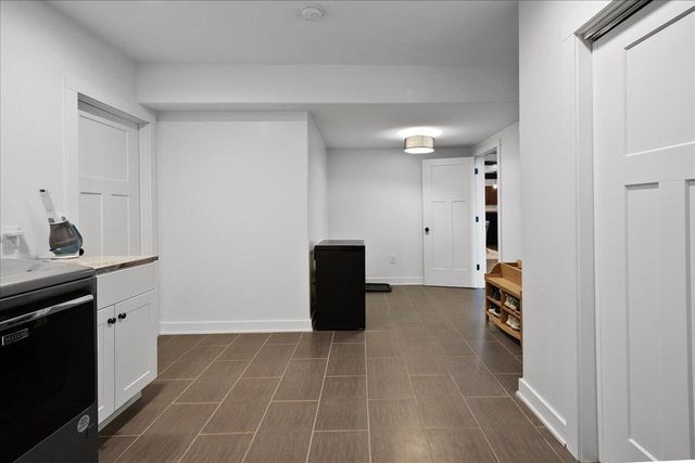 8183 Old Oak Drive, Demotte, IN 46310