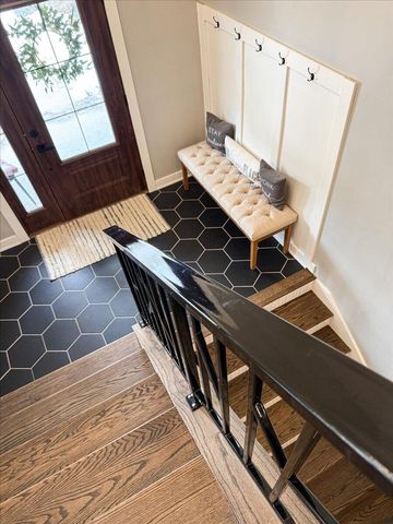 8183 Old Oak Drive, Demotte, IN 46310