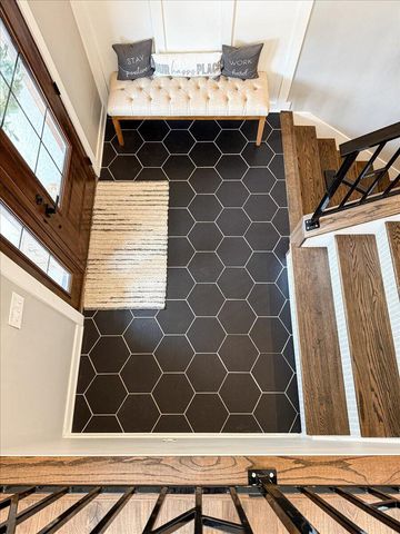 8183 Old Oak Drive, Demotte, IN 46310