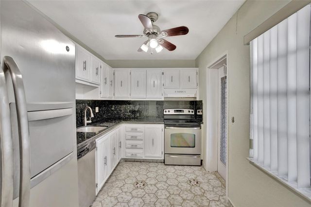 4050 NW 42nd Avenue 312, Lauderdale Lakes, FL 33319