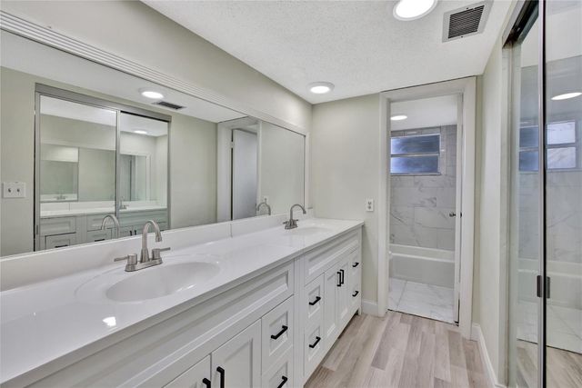 4050 NW 42nd Avenue 312, Lauderdale Lakes, FL 33319