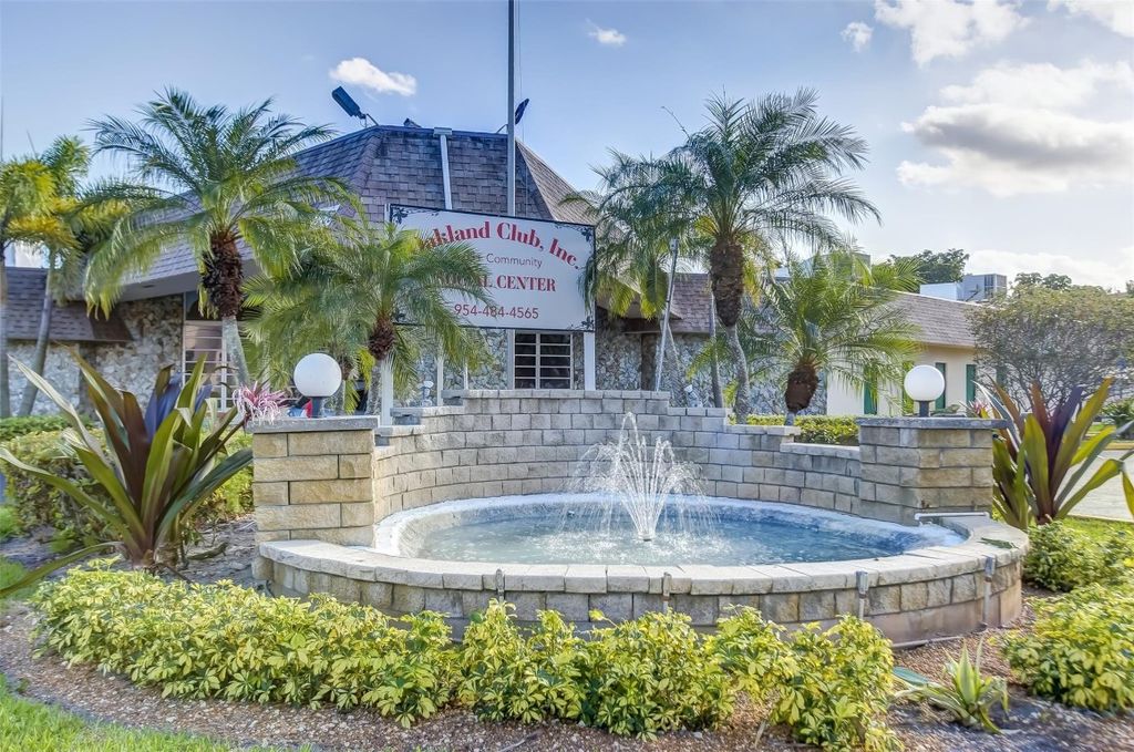 4050 NW 42nd Avenue 312, Lauderdale Lakes, FL 33319