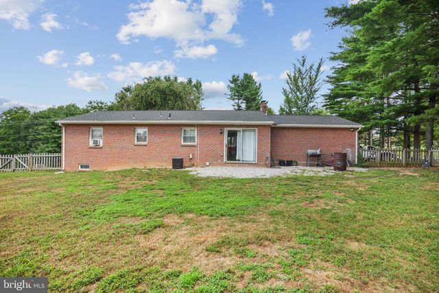493 WINDY HILL RD, New Freedom, PA 17349