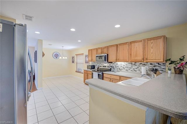8889 Fawn Ridge DR, Fort Myers, FL 33912