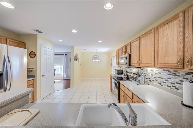 8889 Fawn Ridge DR, Fort Myers, FL 33912