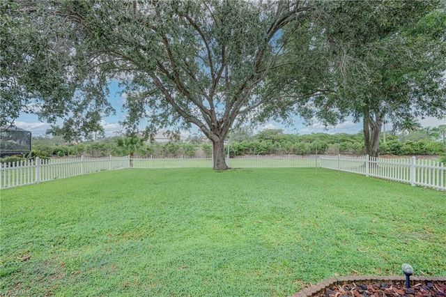 8889 Fawn Ridge DR, Fort Myers, FL 33912