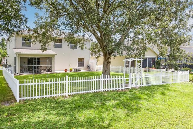8889 Fawn Ridge DR, Fort Myers, FL 33912