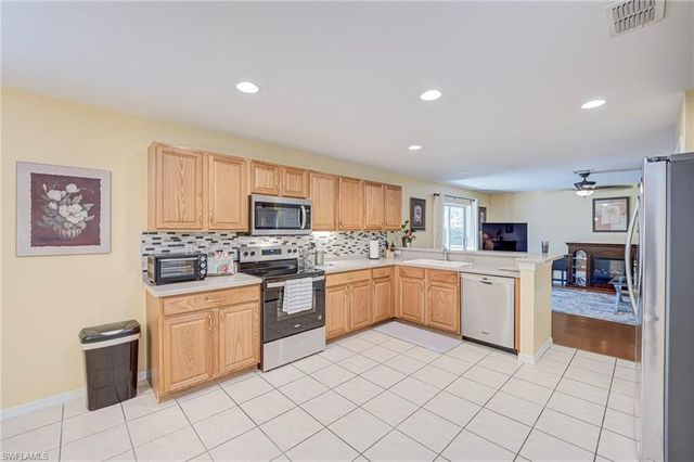 8889 Fawn Ridge DR, Fort Myers, FL 33912