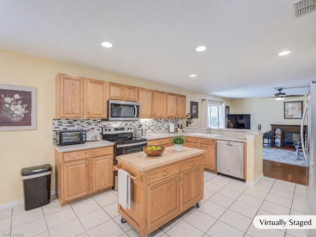 8889 Fawn Ridge DR, Fort Myers, FL 33912