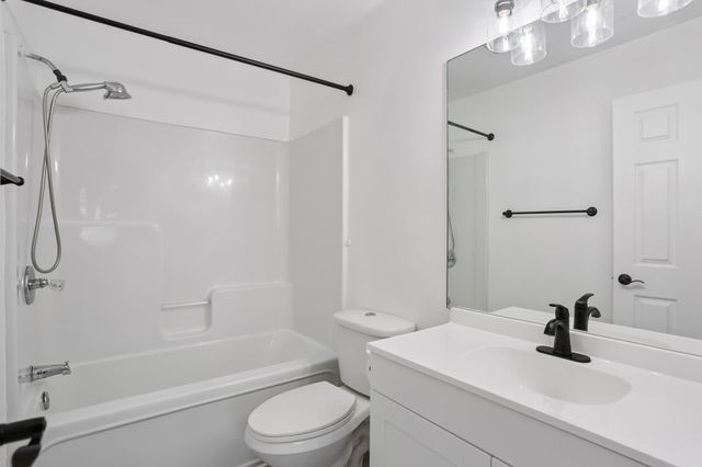 1101 Bugscuffle Rd, Wartrace, TN 37183