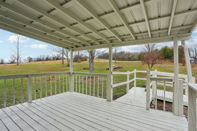 1101 Bugscuffle Rd, Wartrace, TN 37183