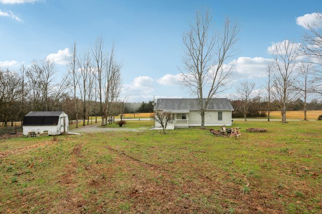 1101 Bugscuffle Rd, Wartrace, TN 37183
