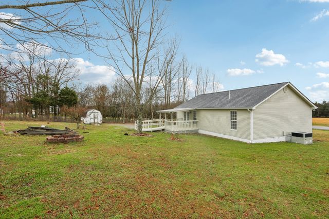 1101 Bugscuffle Rd, Wartrace, TN 37183