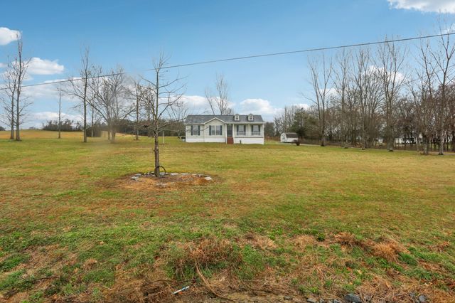 1101 Bugscuffle Rd, Wartrace, TN 37183