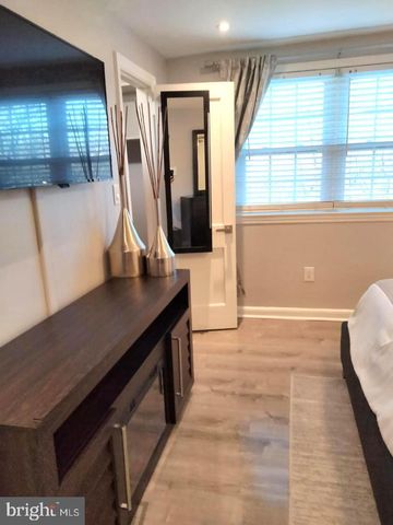 6669 CHURCH LN, Upper Darby, PA 19082