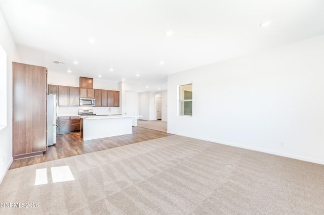 1852 Hogan Peak Street, Carson City, NV 89701