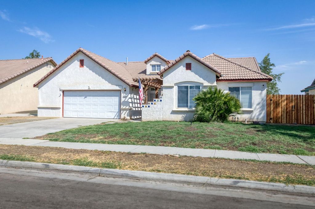 440 Hearth, Lemoore, CA 93245