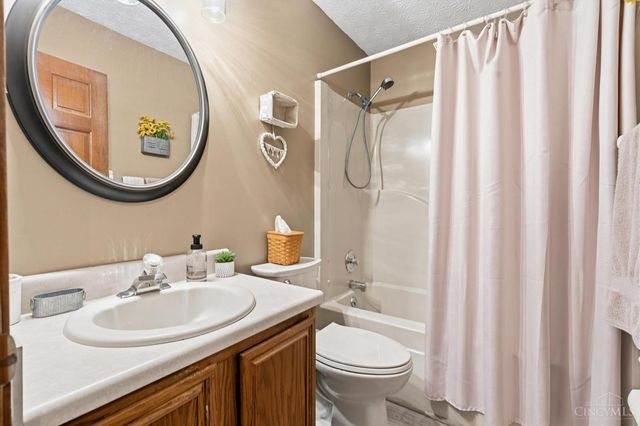 1611 Lakewood Drive, Wilmington, OH 45177