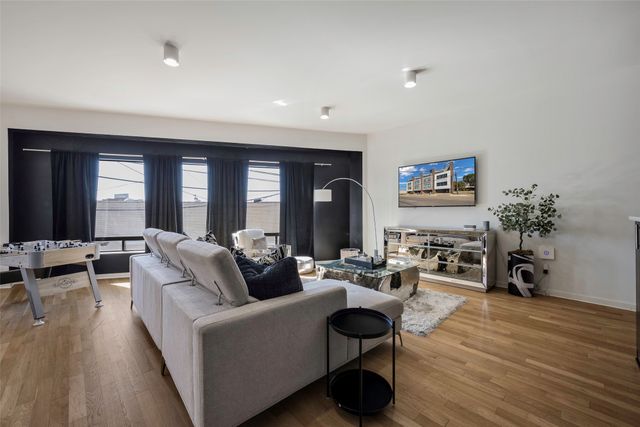 506 1st Avenue, Dallas, TX 75226