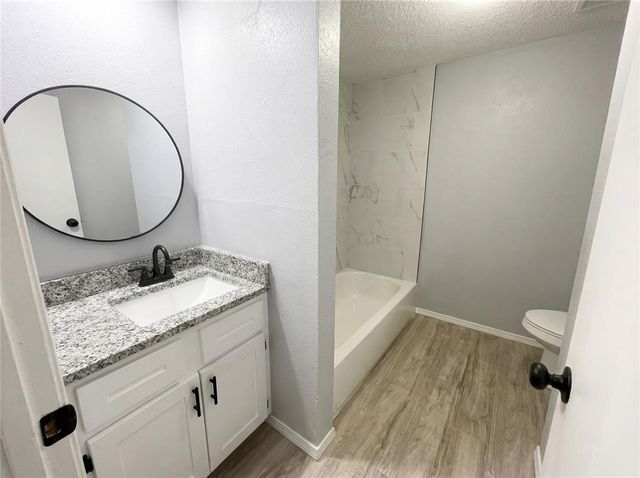 6020 NW Expressway, Oklahoma City, OK 73132