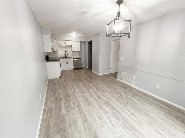 6020 NW Expressway, Oklahoma City, OK 73132