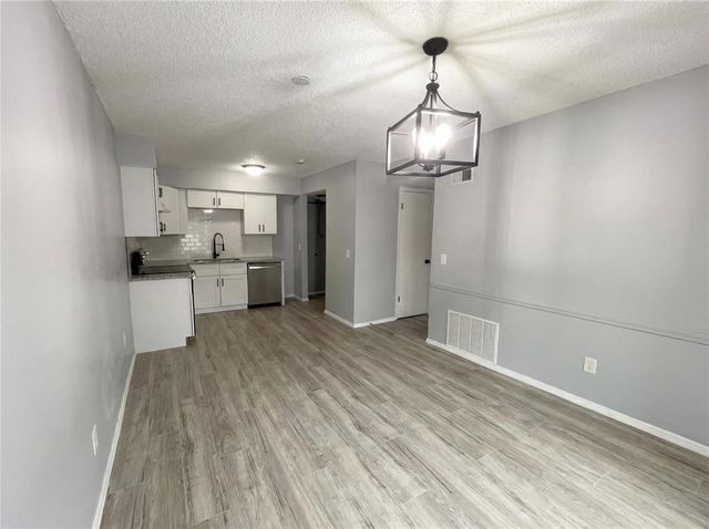 6020 NW Expressway, Oklahoma City, OK 73132