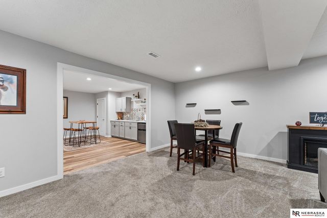 11976 S 113th Street, Papillion, NE 68046