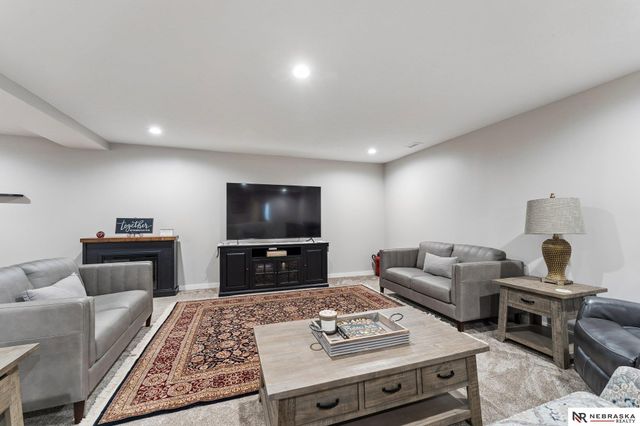 11976 S 113th Street, Papillion, NE 68046
